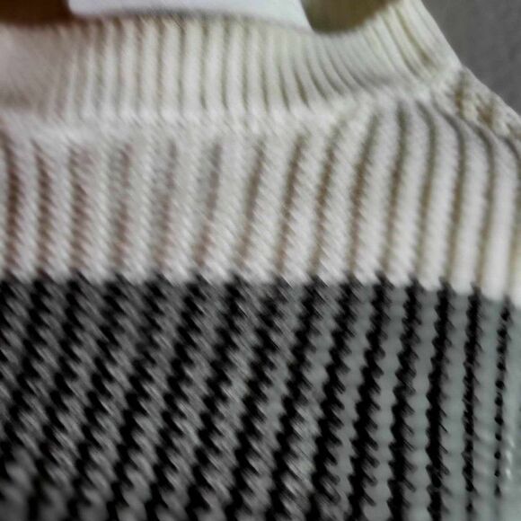 New without tag Zesica sweater size S - Picture 8 of 9